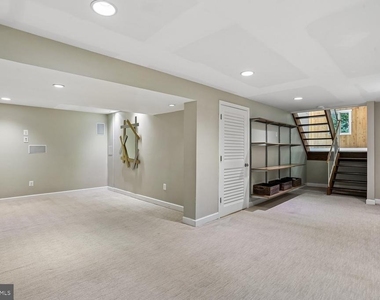 8200 Stone Trail Drive - Photo Thumbnail 28