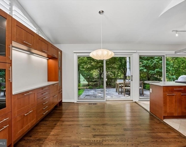 8200 Stone Trail Drive - Photo Thumbnail 11