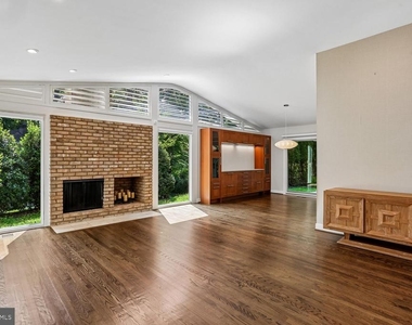 8200 Stone Trail Drive - Photo Thumbnail 8