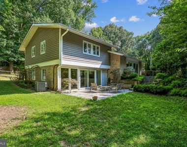 8200 Stone Trail Drive - Photo Thumbnail 4