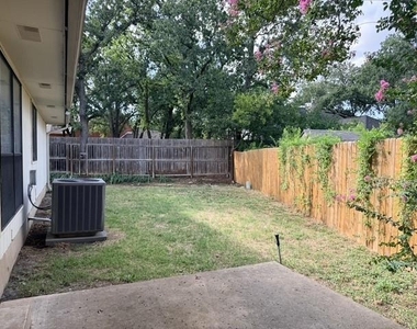 1920 White Oak Cir - Photo Thumbnail 15