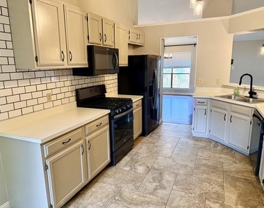 1920 White Oak Cir - Photo Thumbnail 2