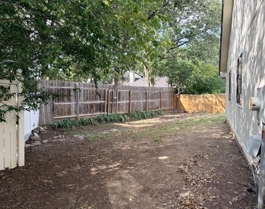 1920 White Oak Cir - Photo Thumbnail 17