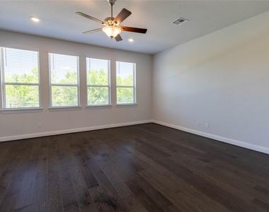 19337 Pilton Dr - Photo Thumbnail 10