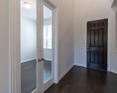 19337 Pilton Dr - Photo Thumbnail 4
