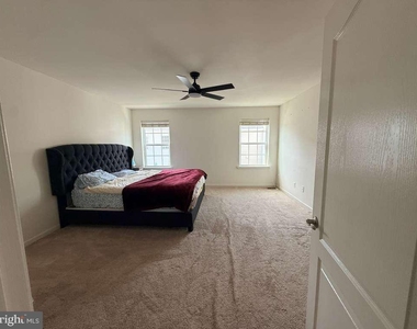 7930 John Galt Way - Photo Thumbnail 10
