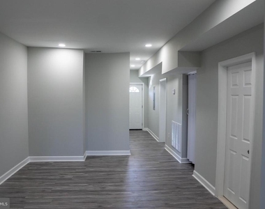 1009 Main Street - Photo Thumbnail 9