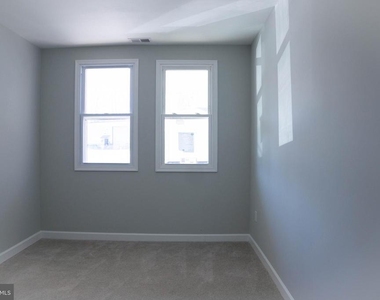 1009 Main Street - Photo Thumbnail 7