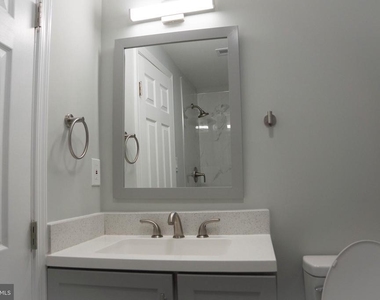 1009 Main Street - Photo Thumbnail 11