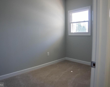 1009 Main Street - Photo Thumbnail 2
