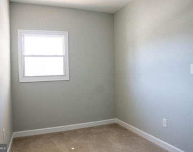 1009 Main Street - Photo Thumbnail 3