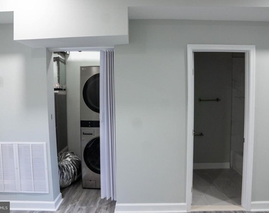 1009 Main Street - Photo Thumbnail 13