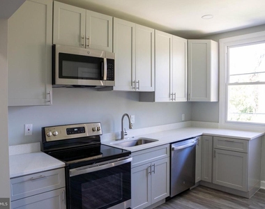 1009 Main Street - Photo Thumbnail 12