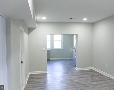 1009 Main Street - Photo Thumbnail 8