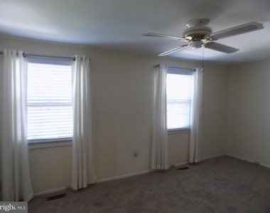 702 Towne Center Drive - Photo Thumbnail 34