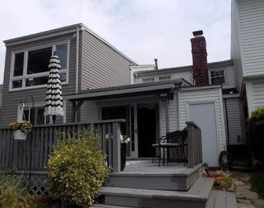 702 Towne Center Drive - Photo Thumbnail 29
