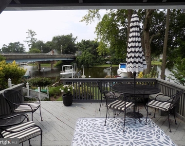 702 Towne Center Drive - Photo Thumbnail 22