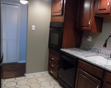 702 Towne Center Drive - Photo Thumbnail 9