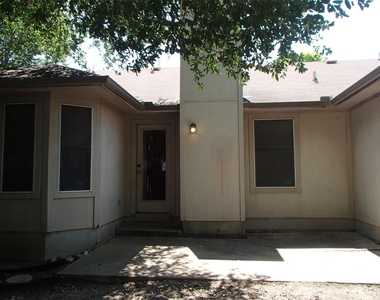 208 Juniper St - Photo Thumbnail 14