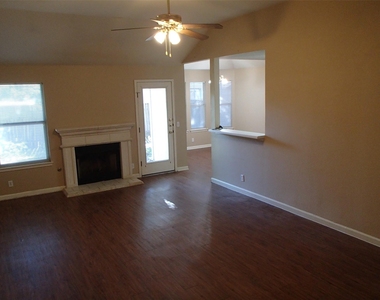 208 Juniper St - Photo Thumbnail 19