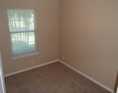 208 Juniper St - Photo Thumbnail 20