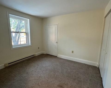 244 Patrick Street E - Photo Thumbnail 2