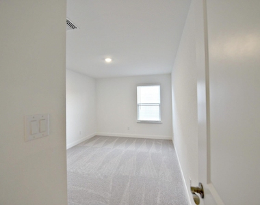 517 Scooter St - Photo Thumbnail 19
