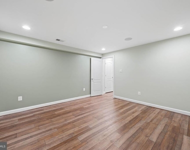 110 Bedrock Drive - Photo Thumbnail 35