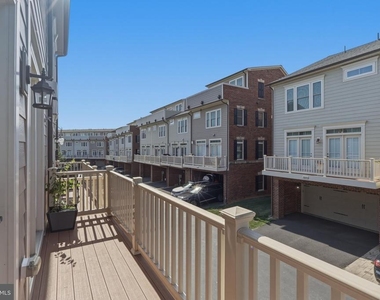 3589 Katherine Way - Photo Thumbnail 17