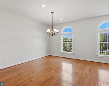 3589 Katherine Way - Photo Thumbnail 24