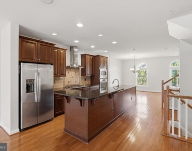 3589 Katherine Way - Photo Thumbnail 20