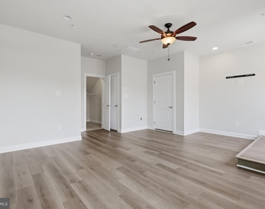3589 Katherine Way - Photo Thumbnail 46