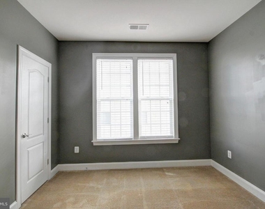 4105 Brushfield - Photo Thumbnail 9