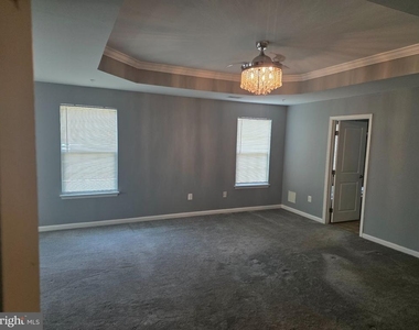 2873 Sweetbay Street - Photo Thumbnail 15