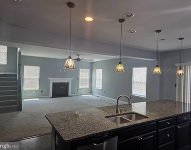 2873 Sweetbay Street - Photo Thumbnail 14