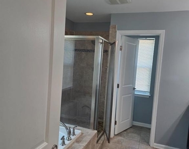 2873 Sweetbay Street - Photo Thumbnail 17