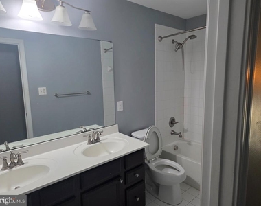 2873 Sweetbay Street - Photo Thumbnail 24