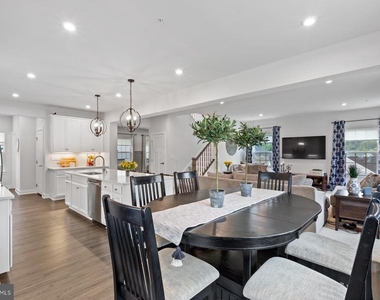 8378 Legacy Circle - Photo Thumbnail 10