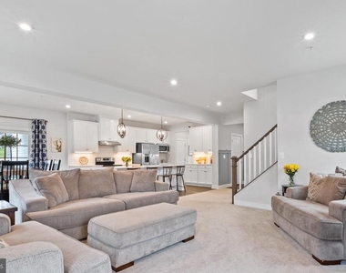 8378 Legacy Circle - Photo Thumbnail 7