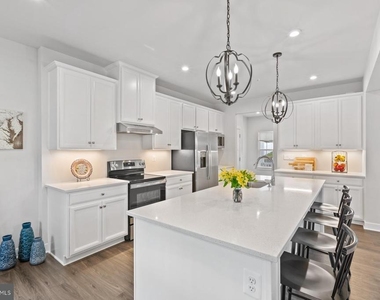 8378 Legacy Circle - Photo Thumbnail 12