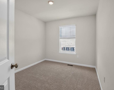 29 Merion Avenue - Photo Thumbnail 12