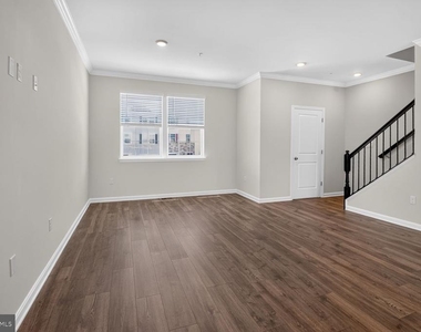 29 Merion Avenue - Photo Thumbnail 2