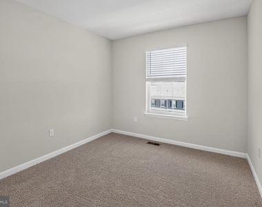 29 Merion Avenue - Photo Thumbnail 10