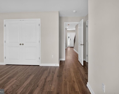29 Merion Avenue - Photo Thumbnail 17