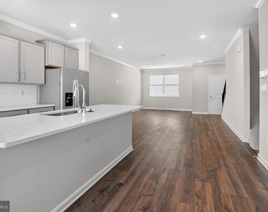 29 Merion Avenue - Photo Thumbnail 3