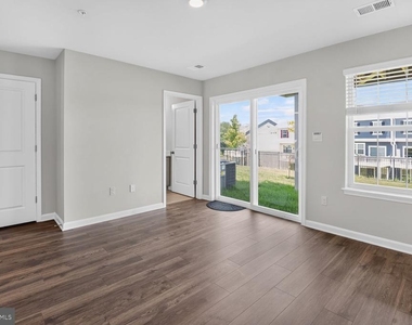 29 Merion Avenue - Photo Thumbnail 19