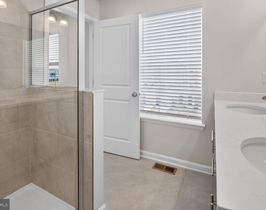 29 Merion Avenue - Photo Thumbnail 13