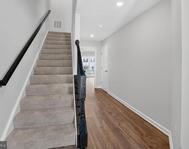 29 Merion Avenue - Photo Thumbnail 16