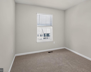 29 Merion Avenue - Photo Thumbnail 11