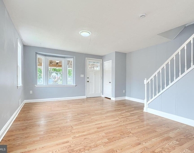 1902 Kelmore Road - Photo Thumbnail 3